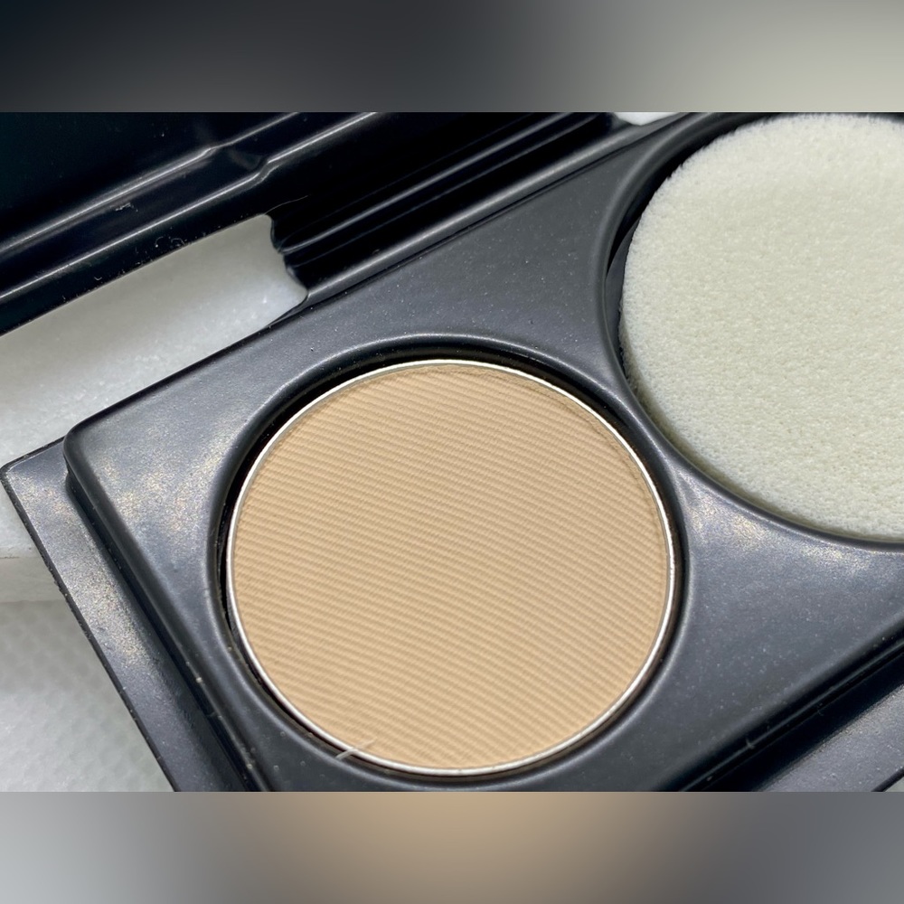 🎀 NC20 Studio Fix Foundation - Picture 5 of 10